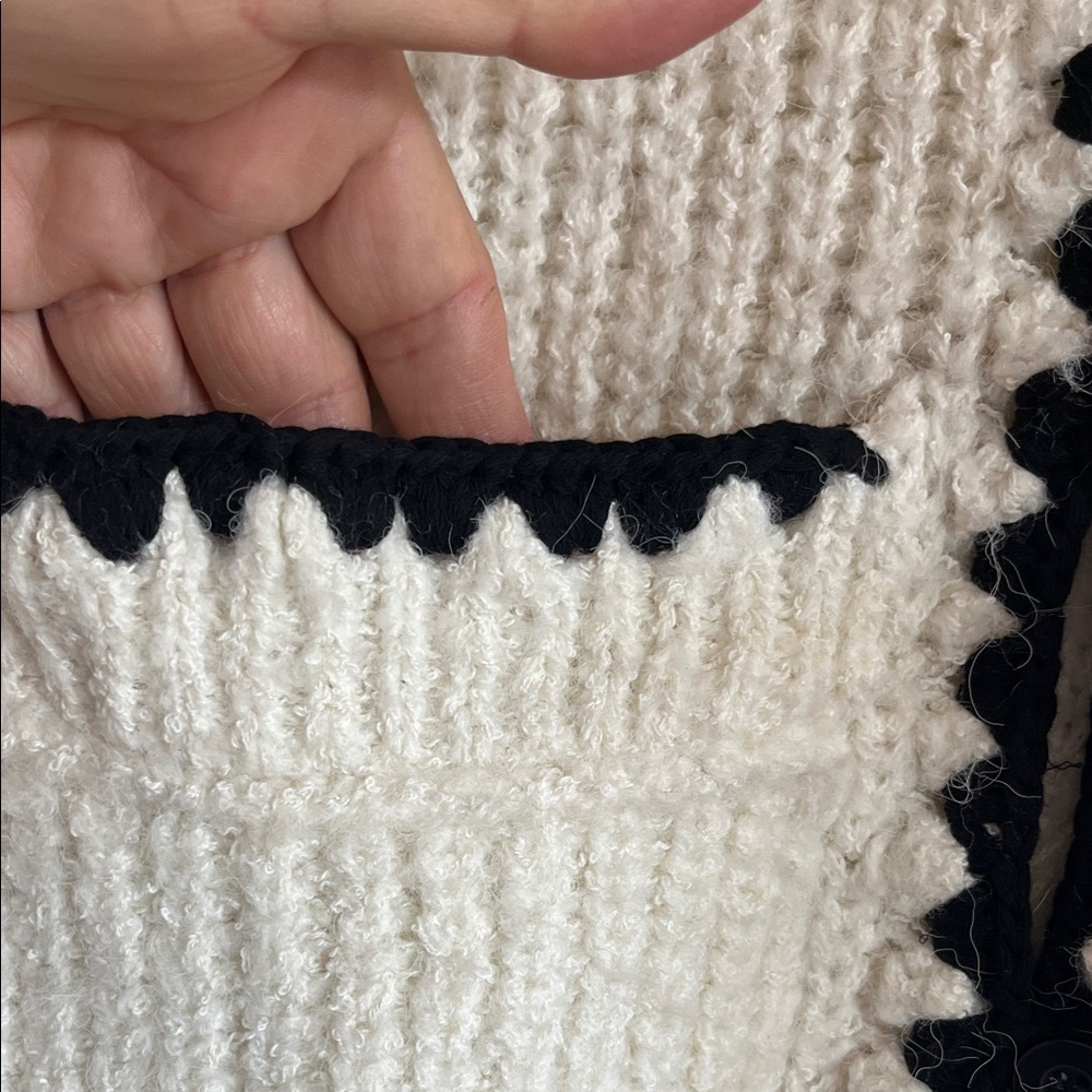 Metric Knits Cream Cardigan NWT Size Large - Picture 7 of 10